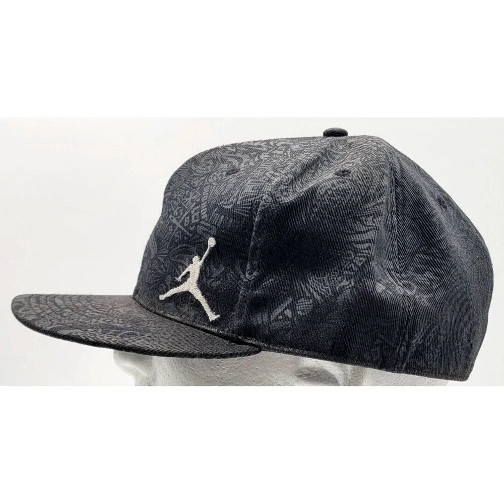 AIR JORDAN RETRO‎ JUMPMAN BLACK WHITE LOGO SNAP BACK CAP HAT MENS RARE